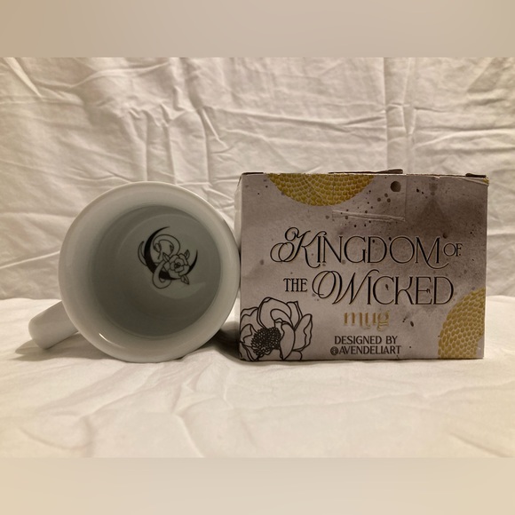 Fairyloot Exclusive Kingdom of the Wicked 12oz Ceramic Mug Kerri Maniscalco - Picture 4 of 10